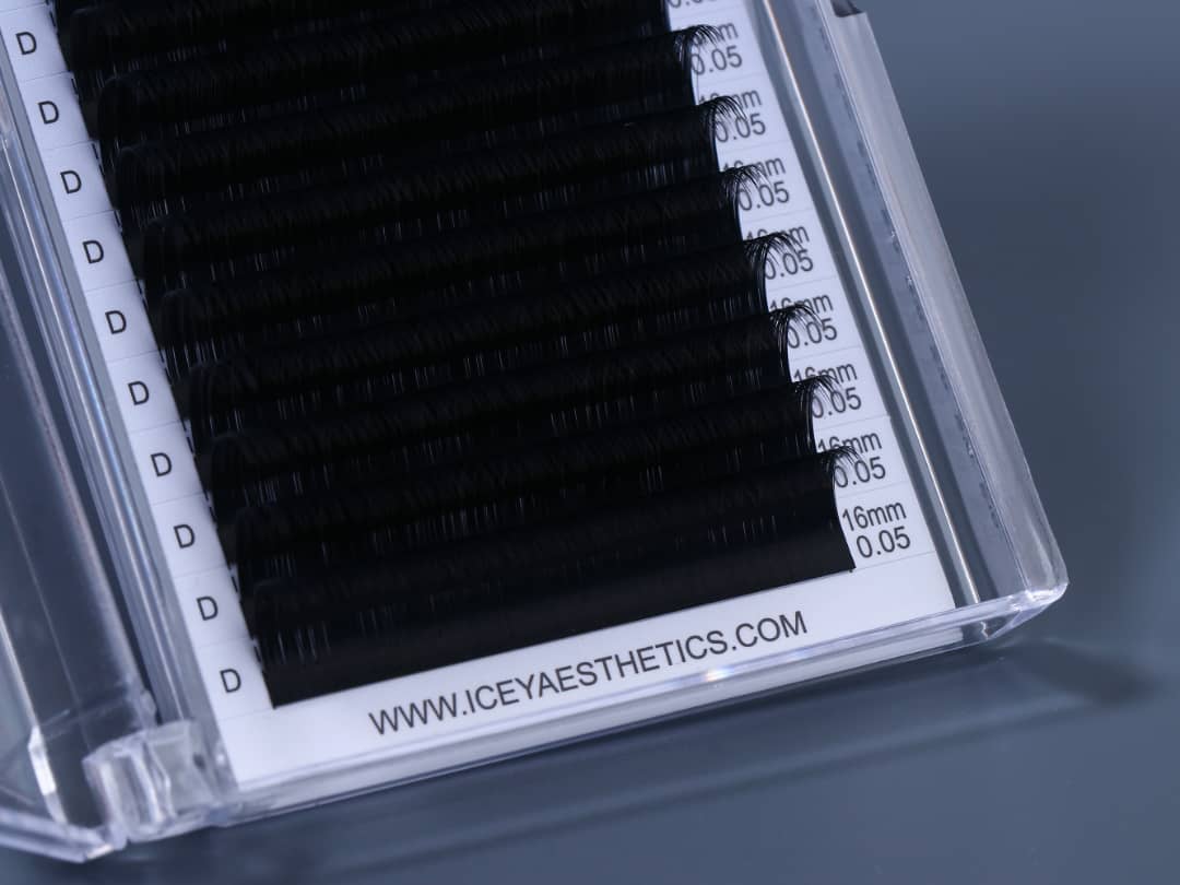 Velvet Matte Volume Single Lashes