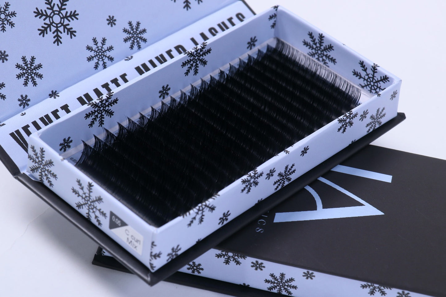 Velvet Matte Volume Single Lashes