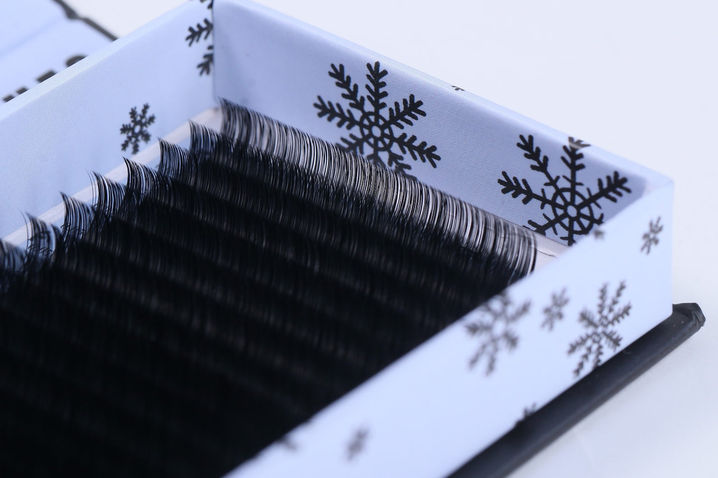 Velvet Matte Volume Single Lashes